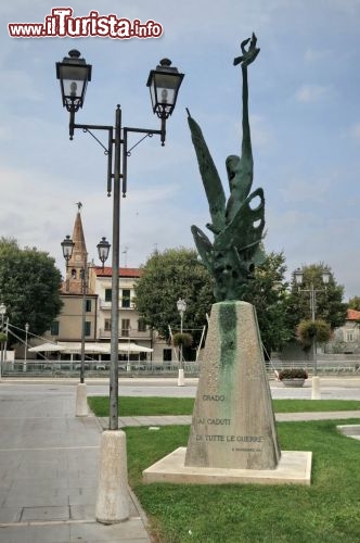 Immagine Monumento ai caduti in Centro  a Grado
