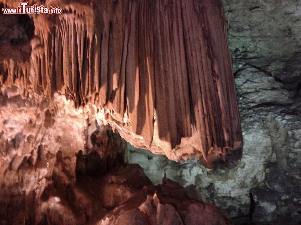 Immagine Grotte di Castelcivita Cilento Campania - © Flautomagico25 - CC BY-SA 4.0, Wikipedia