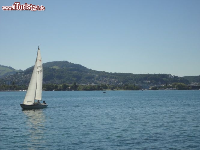 Immagine Il Vierwaldstattersee, alias il Lago dei Quattro Cantoni visto da Lucerna, in Svizzera.