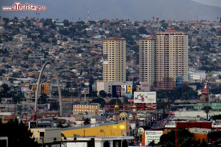 Immagine Il centro di Tijuana in Messico, la città al confine con San Diego in California - © Cbojorquez75 - CC BY-SA 4.0 - Wikipedia