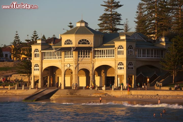 Immagine Il pavillion di Cottesloe Beach a Perth, Australia. 76030852