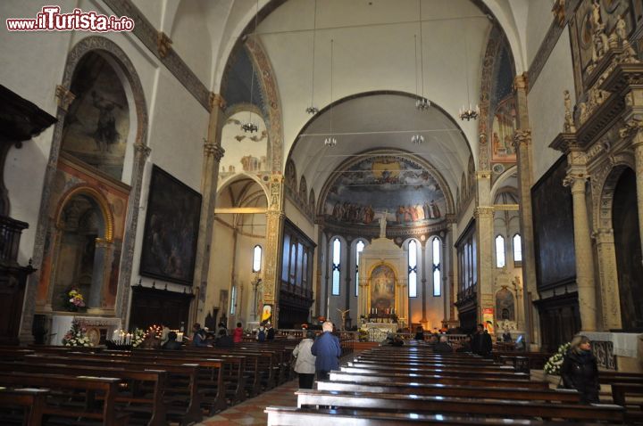 Immagine Interno del Duomo gotico di Montagnana. La costruzione domina la centrale Piazza Vittorio Emanuele II