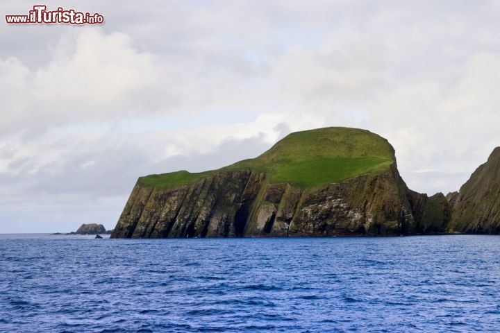 Immagine L'Isola di Faire fa parte del territorio delle Shetland, anche se si rova parecchio a sud, più vicina alle Orcadi, altro arcipelago della Scozia - © TTphoto/ Shutterstock.com