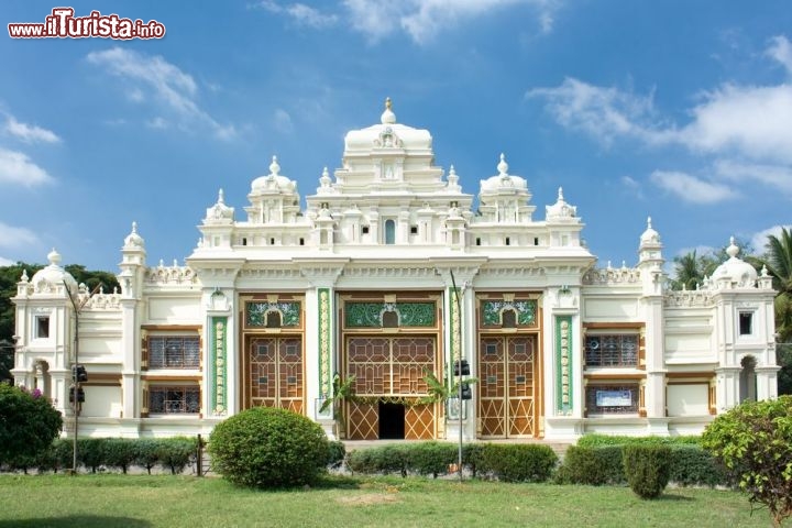 Immagine Lo Jagan Mohan Palace a Mysore - © Aleksandar Todorovic / shutterstock.com