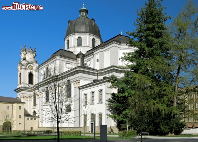 Immagine Kollegienkirche, la Collegiata di Salisburgo, la chiesa universitaria - © Anibal Trejo / Shutterstock.com