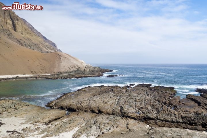 Immagine La costa deserta di Arica nord del Cile - © Israel Hervas Bengochea / Shutterstock.com