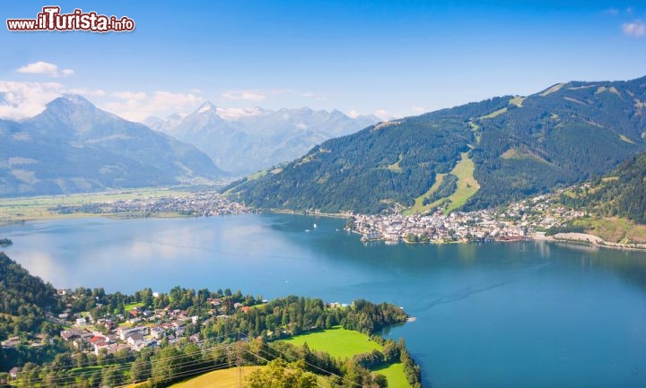 Immagine Lago Zeller e cittadina di Zell am See osservate dalle montagne intorno a Kaprun in Austria - © JLR Photography / Shutterstock.com