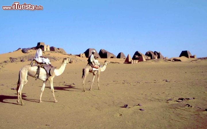 Immagine Le piramidi di Meroe nel Sudan -  Foto di Giulio Badini