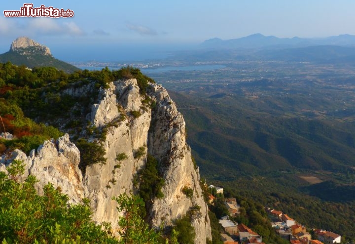 Immagine Le spettacolari zone interne dell'Ogliastra in Sardegna, famosa per la longevità delle popolazioni locali - © Monica Mereu