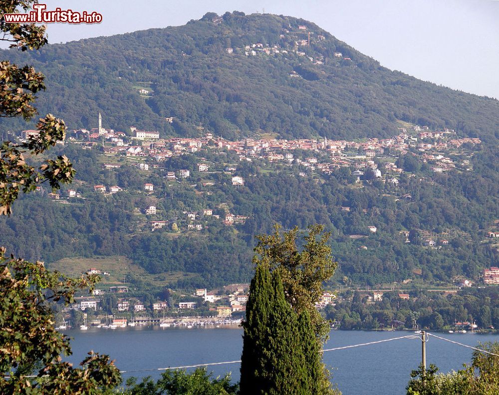 Immagine Il panorama di Massino Visconti  e il Lago Maggiore in Piemonte - © Torsade de Pointes - CC0, Wikipedia