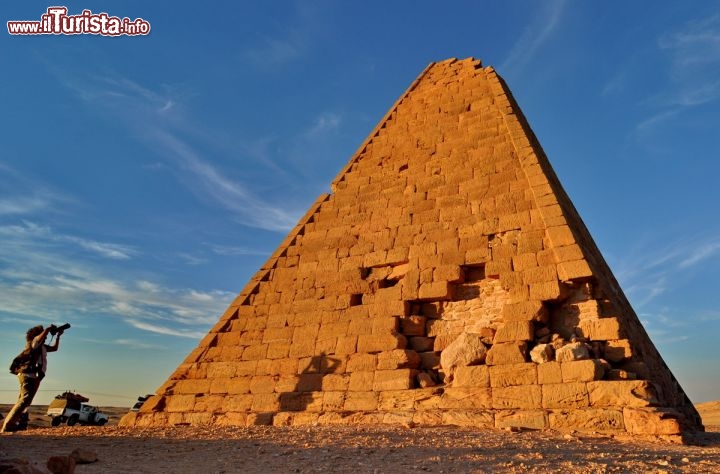 Immagine Napata Karima Piramide fotografata al Tramonto
