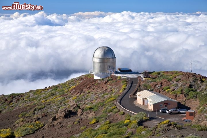 Immagine Osservatorio Roque de Los Muchachos: siamo sull'isola di La Palma, scelta da alcuni paesi europei come luogo ideale per installare il telescopio spaziale - © Quintanilla / Shutterstock.com