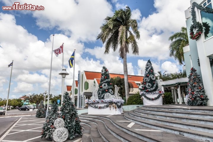 Immagine Otrobanda, il quartiere occidentale di Willemstad (Antille) il meno antico rispetto a quello di  Punda - © Gail Johnson / Shutterstock.com