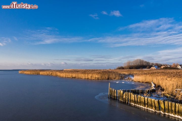 Immagine Paesaggio tipico del mare Baltico vicino a Wismar, la città portuale Patrimonio Unesco della Germania - © RicoK / Shutterstock.com