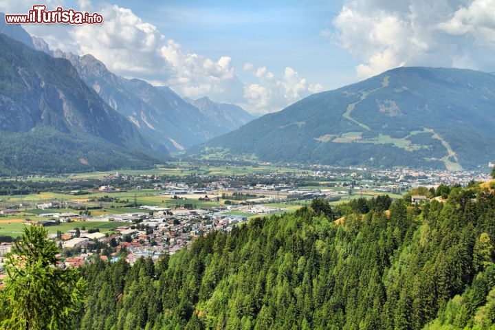 Immagine Panorama in estate della valle di Lienz in Tirolo (Austria) - © Tupungato / Shutterstock.com