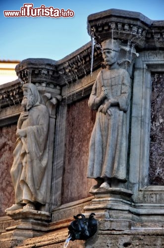 Immagine Particolare della Fontana di Perugia