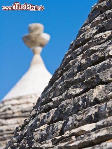 Immagine Particolare dellecoperture dei trulli di Alberobello  - © Mi.Ti. / Shutterstock.com