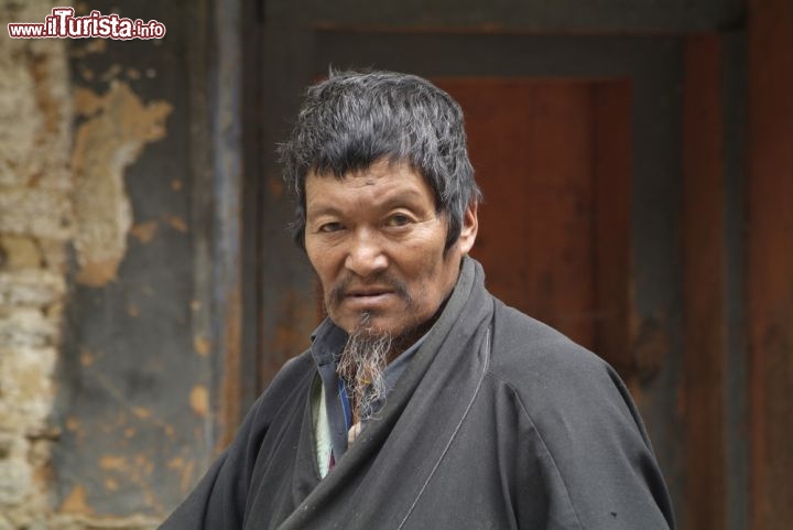 Immagine Pellegrino presso il Wangduchoeling Palace a Jakar in Bhutan - © fritz16 / Shutterstock.com