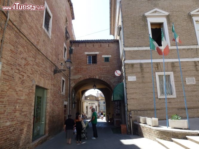 Immagine Piazza Garibaldi e Porta Romana a Loreto