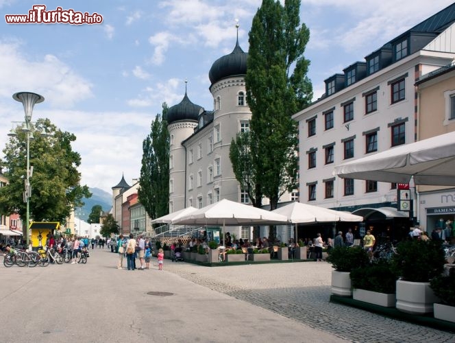 Immagine la piazza nel centro di Lienz, la città nel Tirolo orientale, in Austria - © pio3 / Shutterstock.com