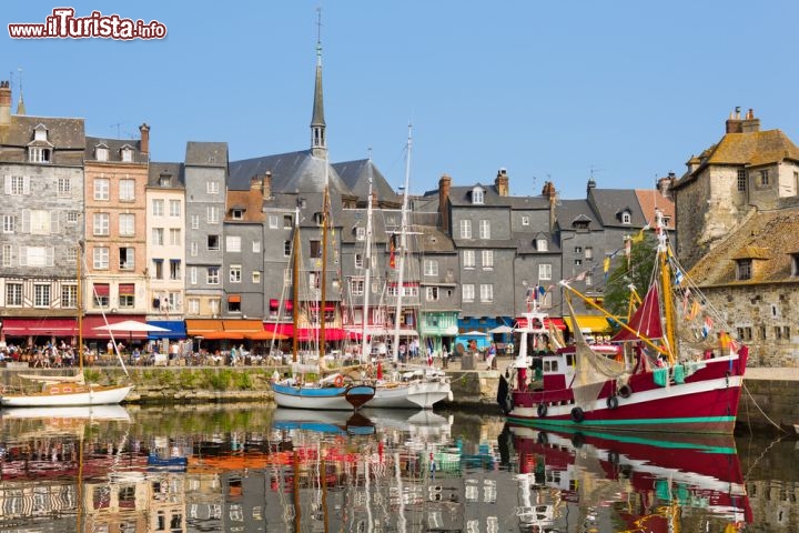Immagine Come in un quadro impressionista il porto vecchio di Honfleur - © SergiyN / Shutterstock.com
