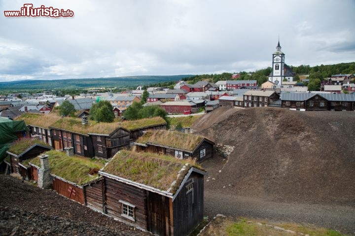 Immagine Roros è uno dei Patrimoni UNESCO della Norvegia - © Zina Seletskaya / Shutterstock.com