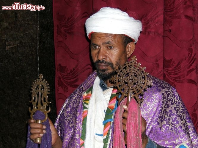 Immagine Sacerdote etiope a Lalibela Etiopia -  Foto di Giulio Badini