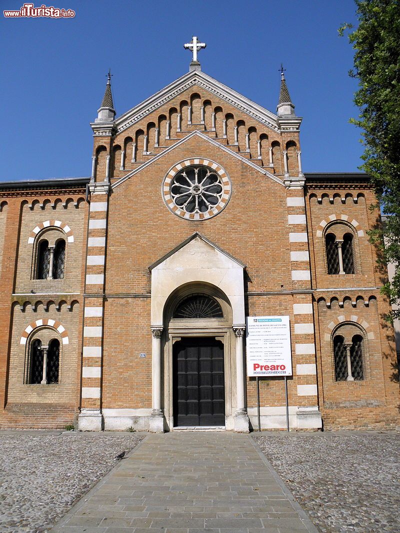 Immagine Santa Maria dei Penitenti, una chiesa del centro di Piove di Sacco in Veneto - © Threecharlie - CC BY-SA 3.0, Wikipedia