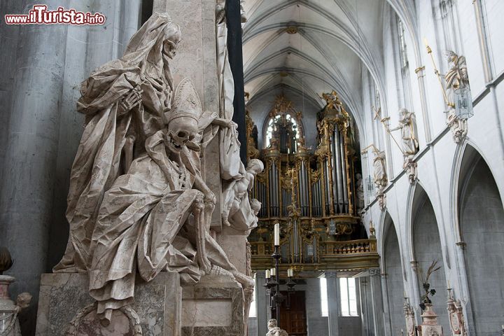 Immagine Scultura all'nterno della cattedrale di Salem (Munster) in Germania