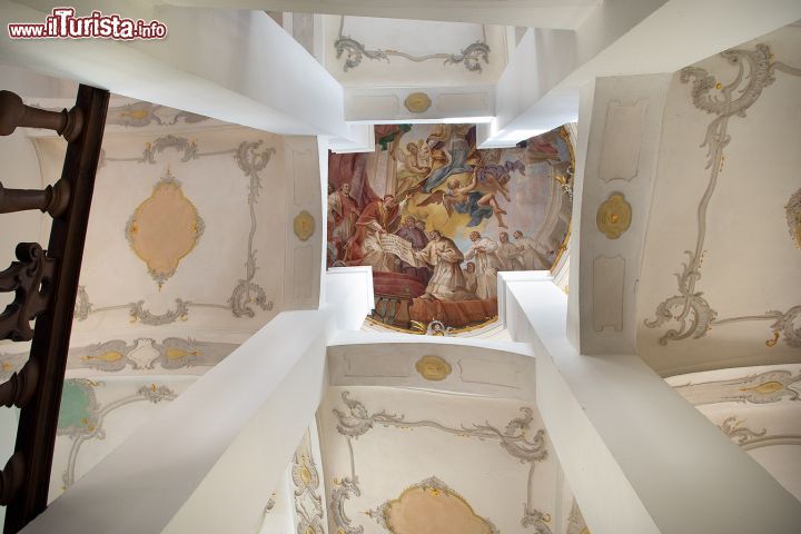 Immagine Soffitto affrescato della scalinata del monastero di Bad Schussenried in Germania