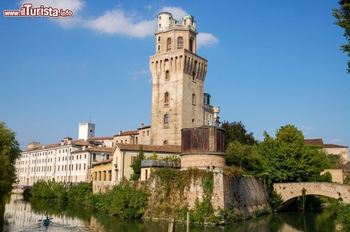 Immagine La Specola di Padova, sede dell'antico osservatorio astronomico dell'Università - © underworld / Shutterstock.com