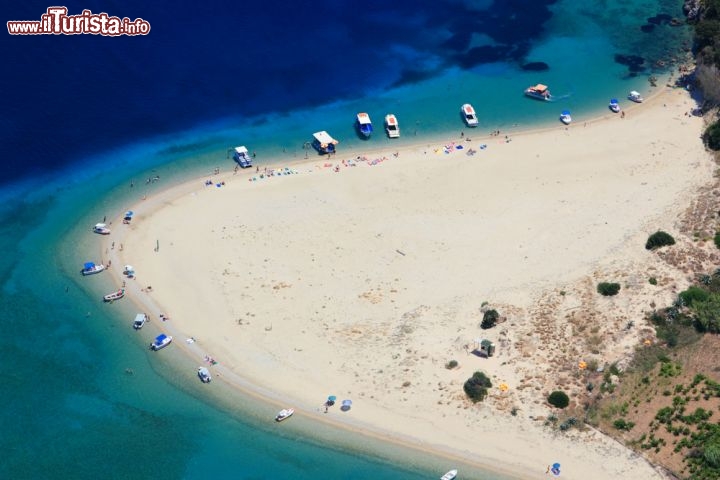 Spiaggia Sabbiosa Di Zante Lisola Di Zacinto Foto Zante