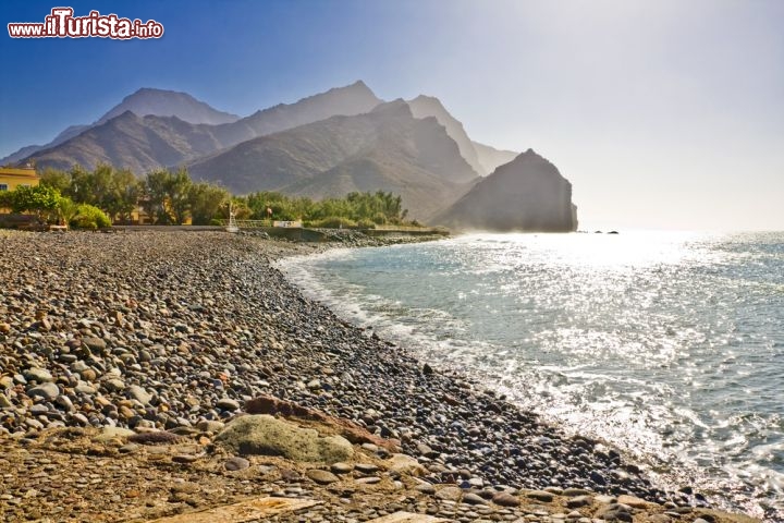 Immagine Una spiaggia selvaggia a Gran Canaria, arcipelago Isole Canarie (Spagna) - © sashahaltam / Shutterstock.com