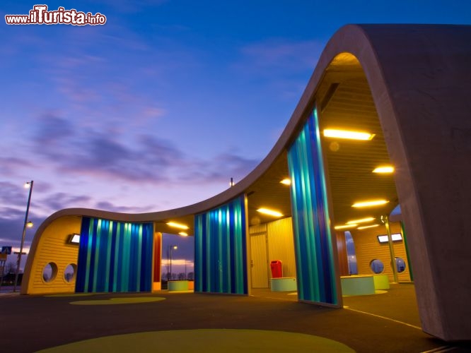 Immagine Stazione Bus a Groningen Olanda nord Paesi Bassi © CreativeNature.nl / Shutterstock.com