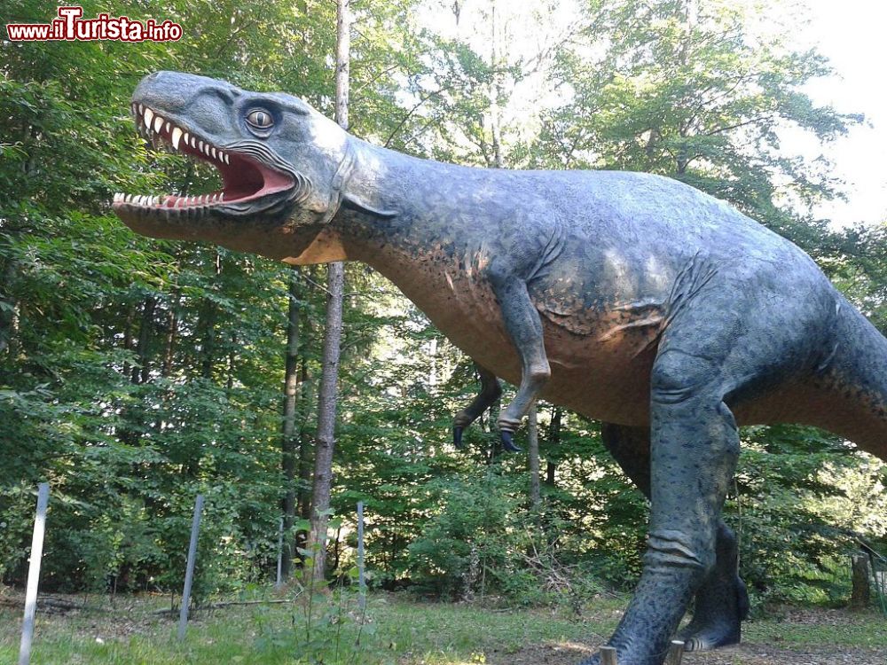 Immagine Un dinosauro allo Styrassic Park di Bad Gleichenberg in Austria - © Vegas122 - CC BY-SA 4.0, Wikipedia