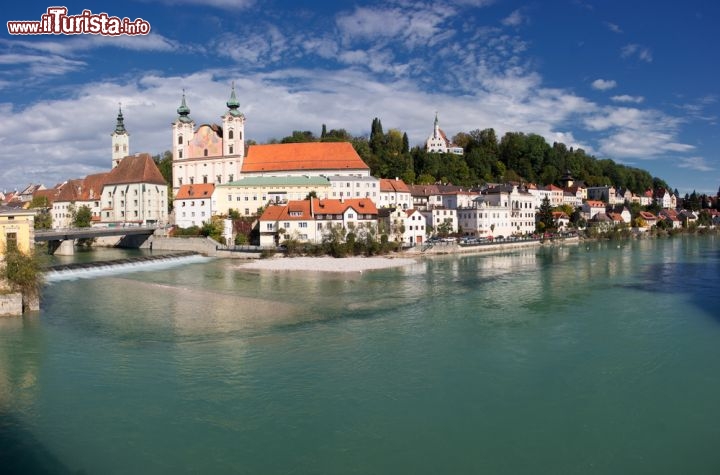 Immagine Steyr la cittadina dell'Alta Austria sul fiume Enns, chiamata anche la città di Gesù Bambino - © Marek69 / Shutterstock.com