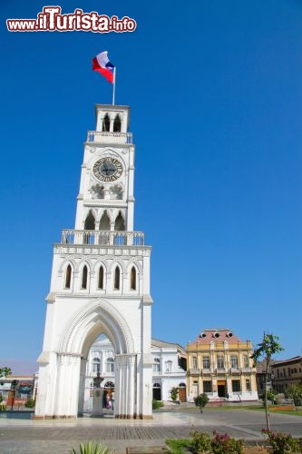 Immagine La Torre dell'Orologio si trova in centro ad Iquique in Cile - © jorisvo / Shutterstock.com