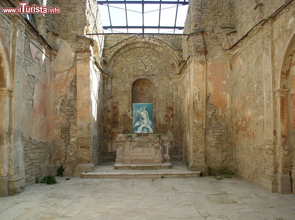 Immagine Interno della chiesa di Valmaggiore, dintorni di Castel del Rio - © ildirettore - CC BY 3.0 - Wikipedia