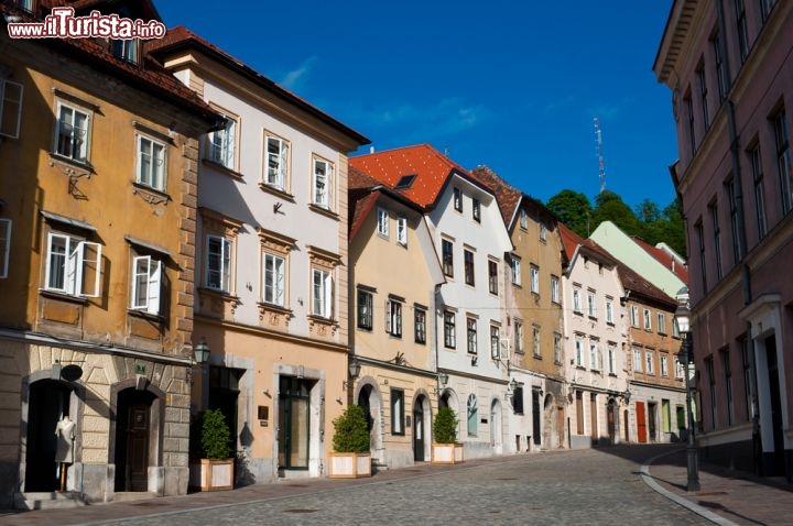 Immagine Via centro storico di Lubiana, la Ljubljana della Slovenia - © np / Shutterstock.com