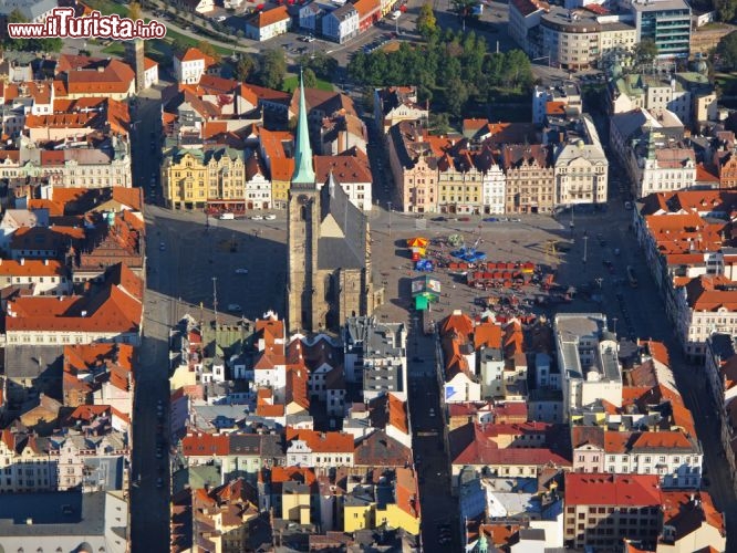 Immagine Vista aerea della piazza centrale di Pilsen, Capitale Europea della Cultura 2015 - © Peteri / Shutterstock.com