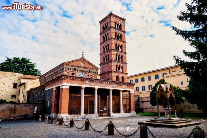 Immagine L'antica Abbazia di San Nilo a Grottaferrata. Il santo arrivò sui colli Albani nel 1004 - © nomadFra / Shutterstock.com