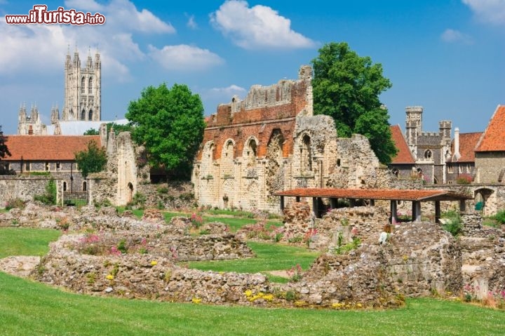 Immagine Abbazia di Sant'Agostino e la Cattedrale di Canterbury - © Aliaksandr Kazlou / iStockphoto LP