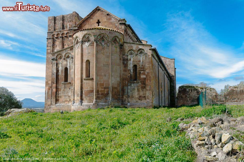 Immagine L'abiside della basilica di Sant'Antioco di Bisarcio ad Ozieri in Sardegna - © PAOLO LURIDIANA / Shutterstock.com