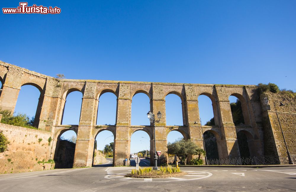Immagine Acquedotto di Nepi, il piccolo borgo si trova in provincia di Viterbo, nel Lazio