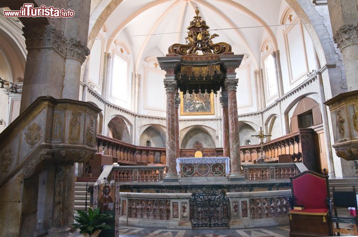 Immagine Altare ed abside della Cattedrale di San Giovenale a Narni - © Mi.Ti. / Shutterstock.com