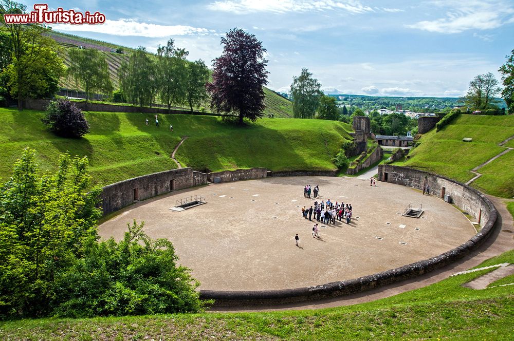 L'anfiteatro romano di Trier (Treviri, Germania ...