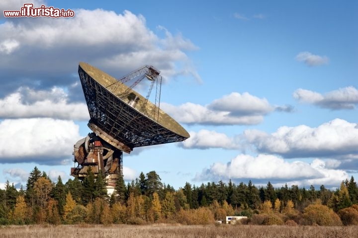 Immagine Radiotelescopio a Kalyazin: antenna di 46 metri di diametro - © Oleg V. Ivanov / shutterstock.com