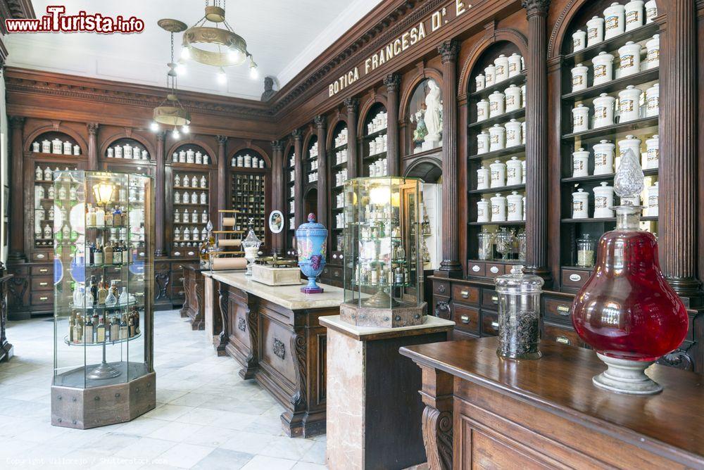 Immagine L'antica farmacia chiamata "Botica La Francesa", fondata dal dottor Ernesto Triolet nel 1882 a Matanzas, Cuba - © villorejo / Shutterstock.com