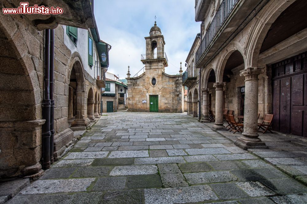 Immagine Antica sinagoga nel quartiere ebraico di Ribadavia, Spagna. E' considerato il quartiere ebraico più importante di tutta la Galizia soprattutto per lo stato di conservazione.