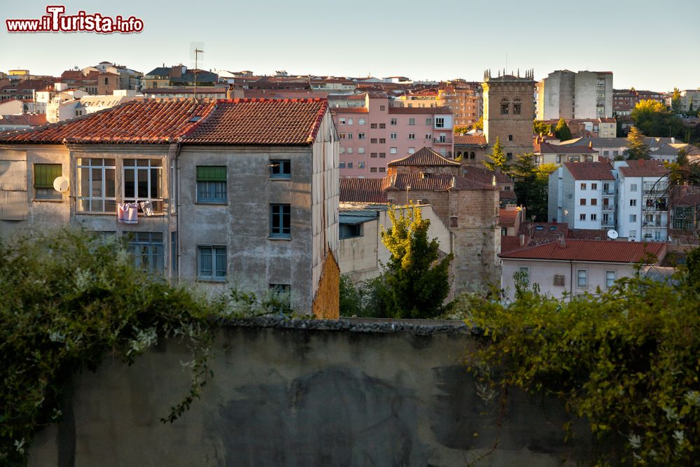 Immagine Antiche case nel centro storico di Soria, Spagna: è una pittoresca cittadina con monumenti romanici con economia basata su agricoltura e turismo.